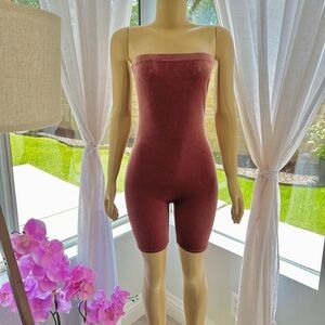 Bozzolo Strapless Velour Romper Size M Medium Velvet Dark Pink Burgundy